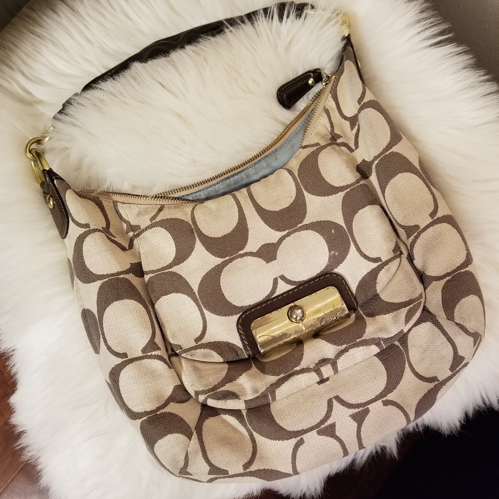 Small beige Coach purse